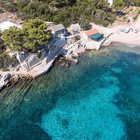 Apartment Seafront Olivera With Patio