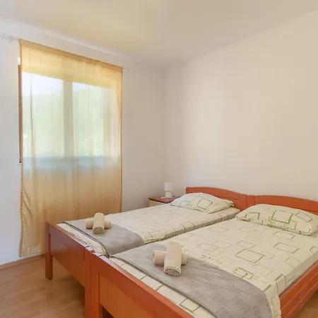 Apartment Seafront Olivera With Patio Vela Luka