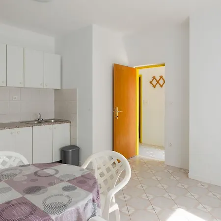 Seafront Olivera With Patio