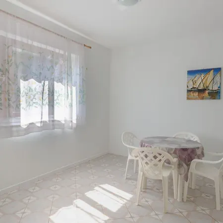 Seafront Olivera-two Bedroom With Patio Ton I